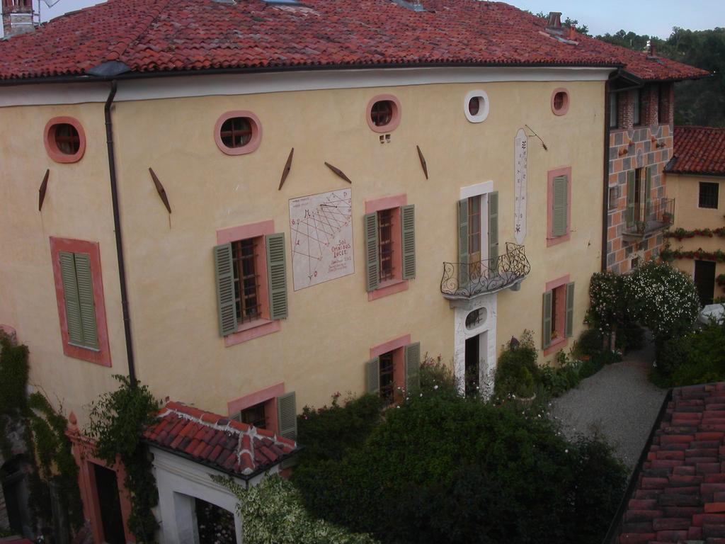 Bed and Breakfast Castello Di Strambinello Zewnętrze zdjęcie